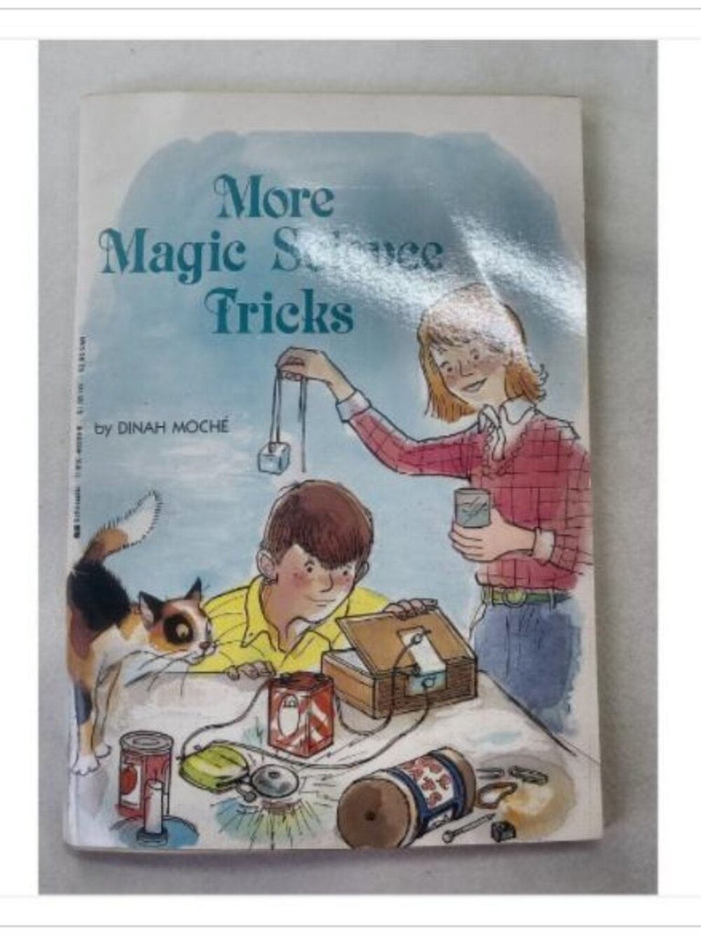 More Magic Science Tricks Dinah L. Mochรฉ 1980 Paperback Book Vintage Novel Read